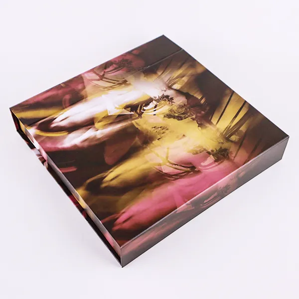 Подарочные коробки для одежды