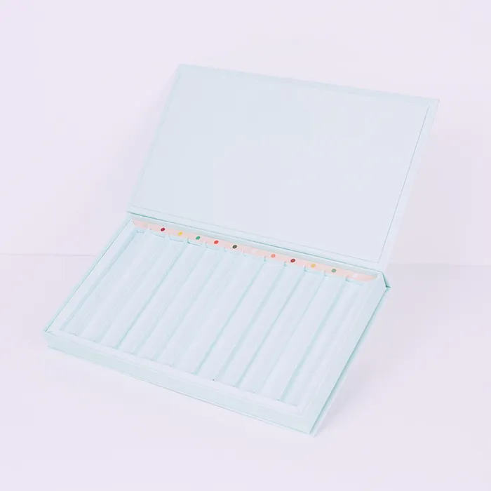 Коробки в книжном стиле